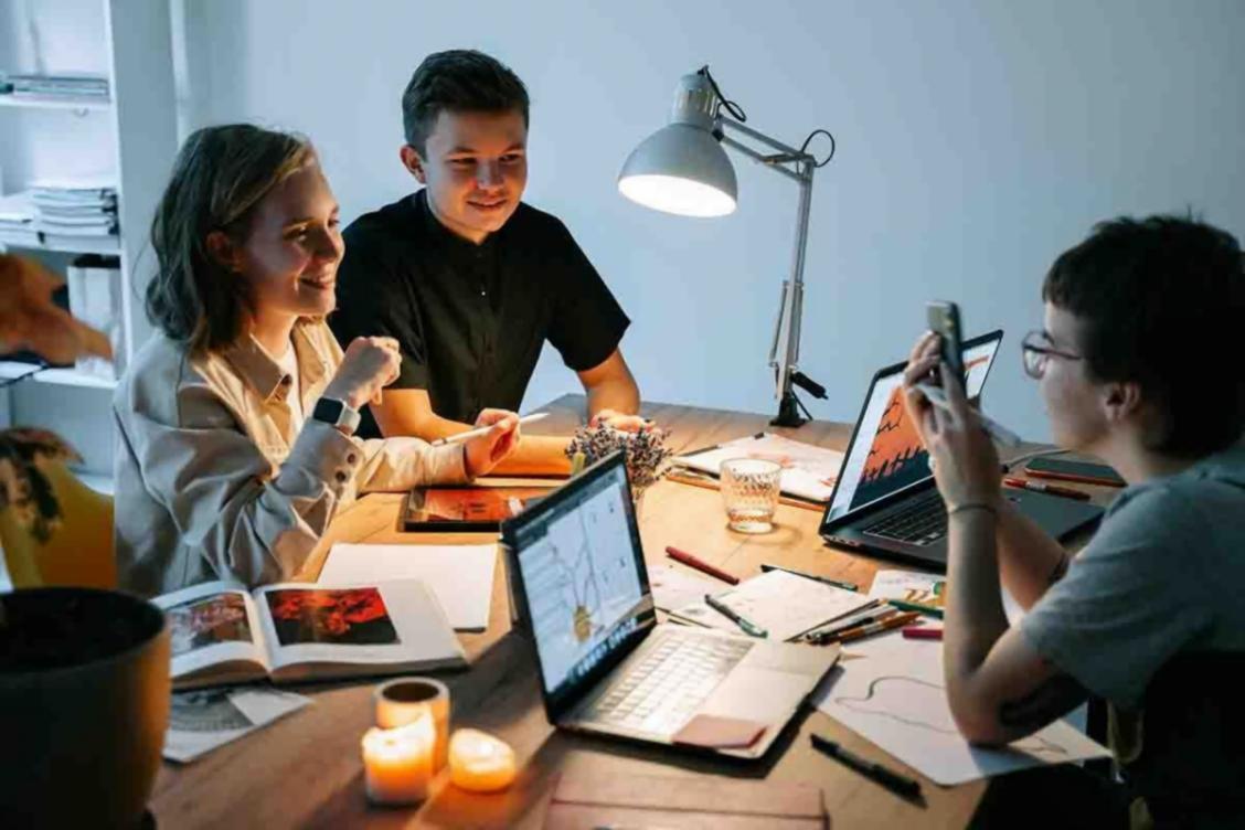 Защищённое хранилище финансовых данных с многоуровневым шифрованием