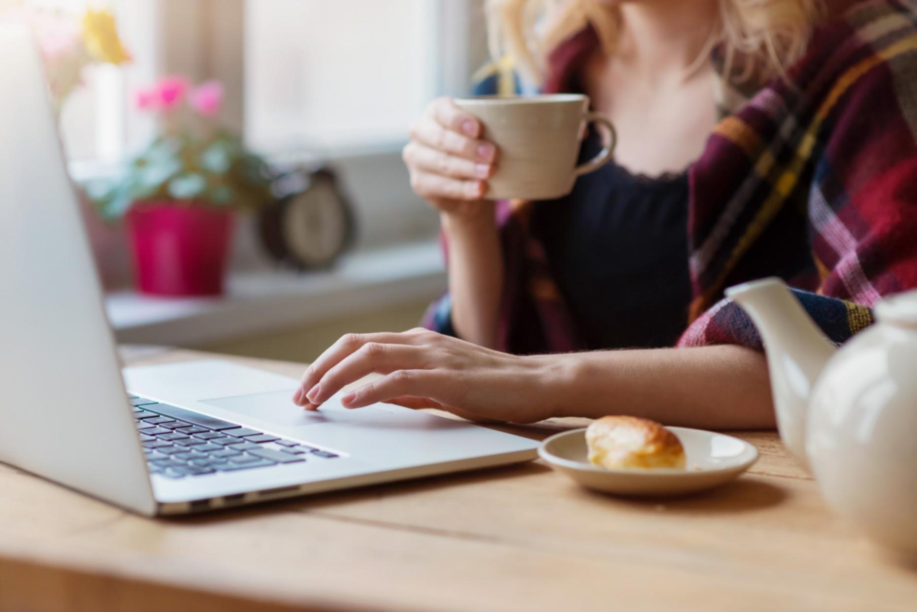 Интерфейс панели управления финансовыми данными